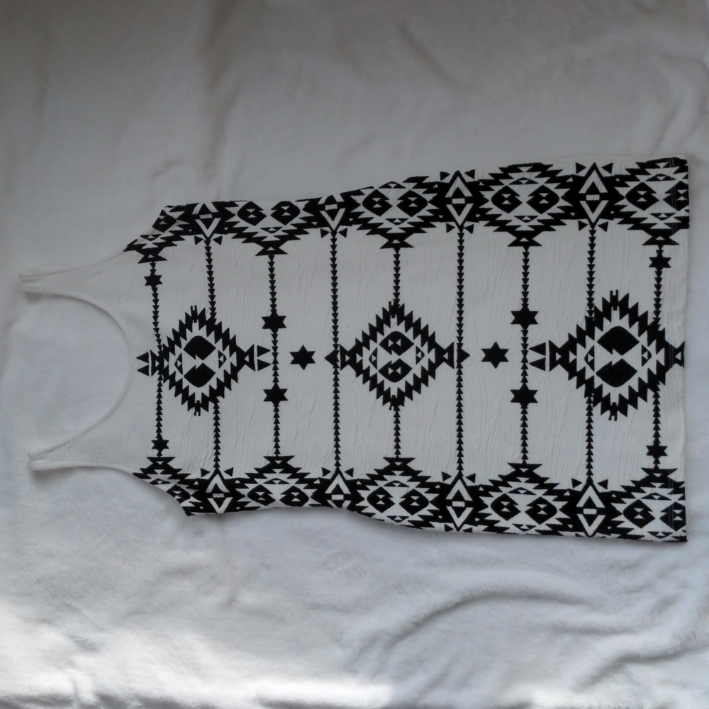 H&M Divided Slim Fit White Aztec Dress Large